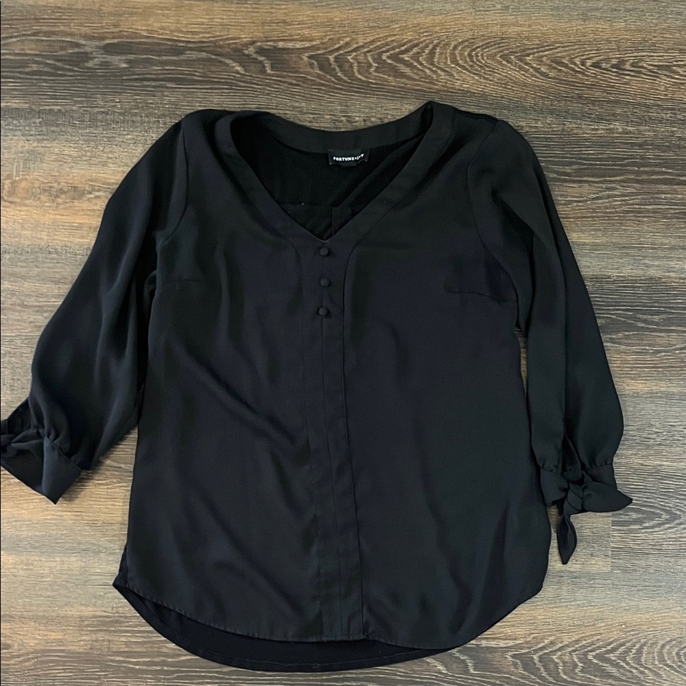 Chic Black V-Neck Blouse with Button Accents